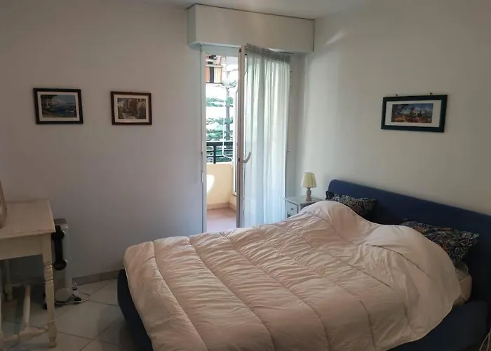 Havre De Paix En Plein Centre Ville, 4 Couchages * Menton